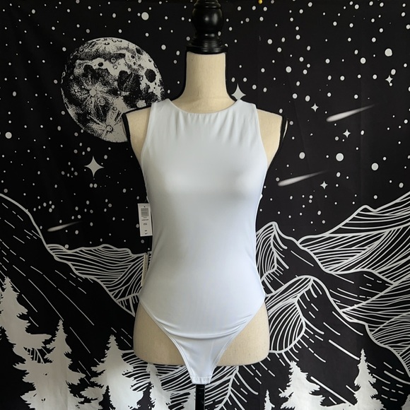 Aritzia Contour 90’s Bodysuit - Picture 2 of 8